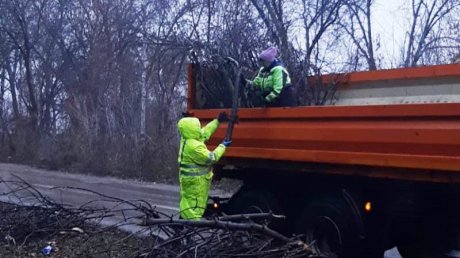 В Пензе илососы откачивают воду с затопленных улиц