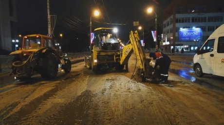 Половина Пензы осталась без воды из-за утечки на Суворова