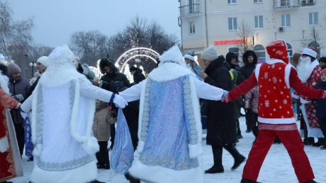 В Пензе состоялось торжественное шествие Дедов Морозов