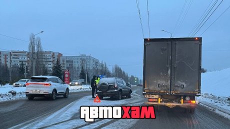 В ДТП, ставшем причиной пробки в Арбекове, пострадали 2 человека