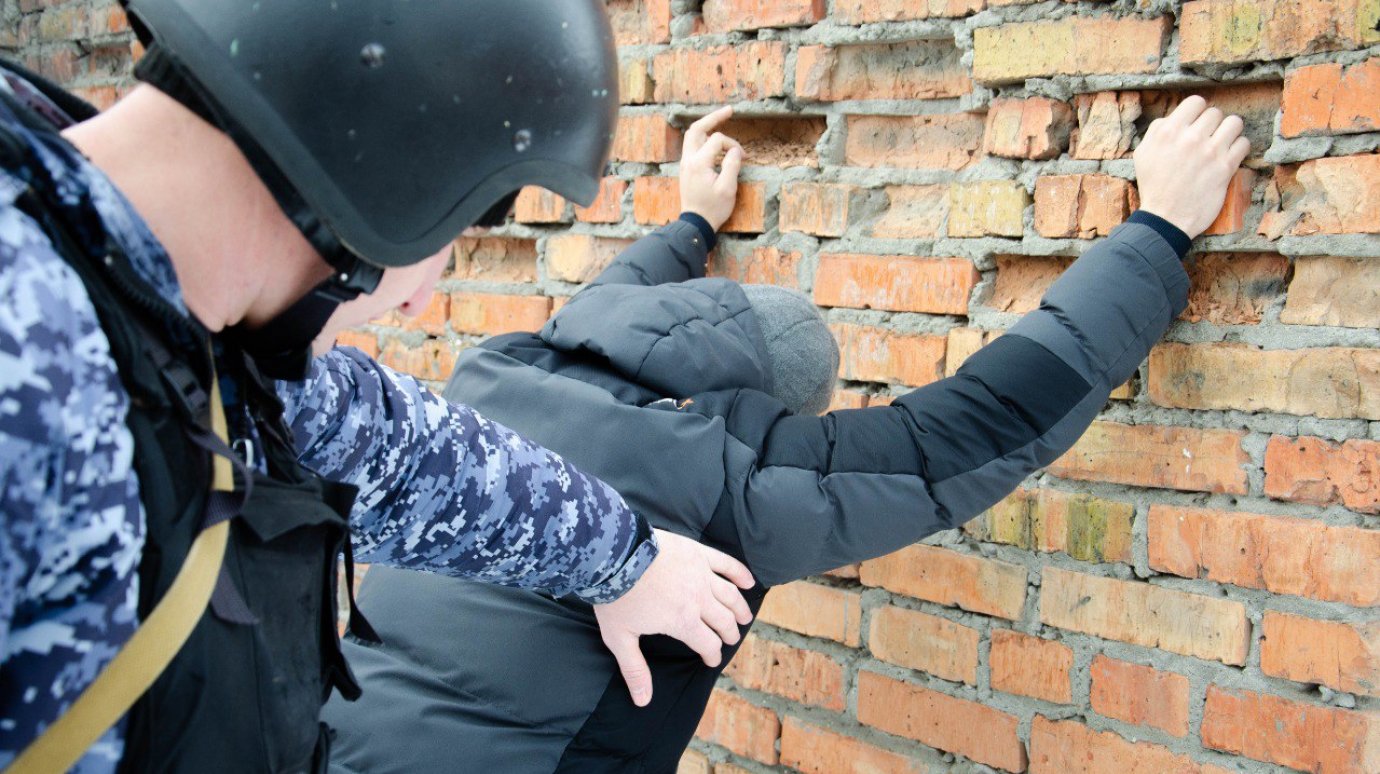 В Кузнецке мужчину задержали за громкие ругательства