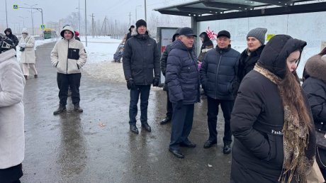 Министр транспорта в час пик проехал на автобусе от конечной до конечной