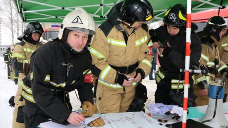 Спасатели потушили условный пожар в «Хрустальном»