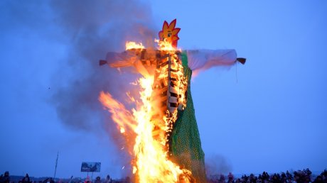 Жители и гости Спутника встретили весну массовыми гуляньями