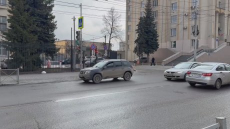 В Пензе сотрудники Госавтоинспекции изучили выбоины на дорогах