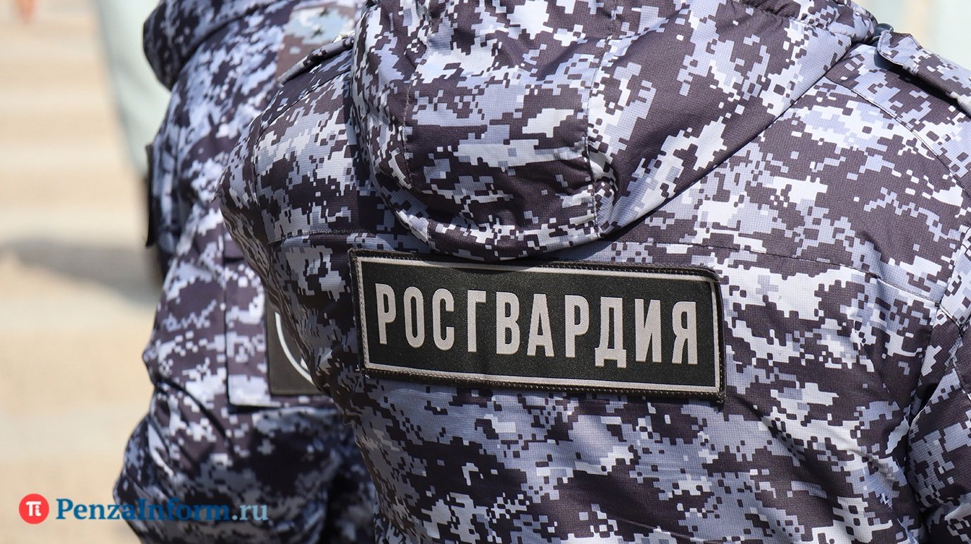 Пьяный кузнечанин приставал к сотрудникам ювелирного магазина