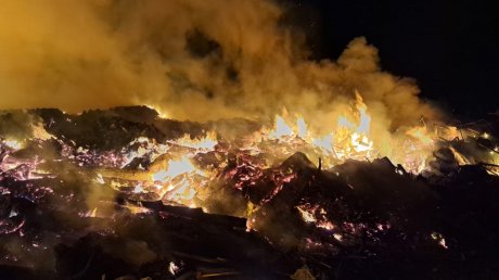 В Никольском районе 3 дня тушили горевшую свалку