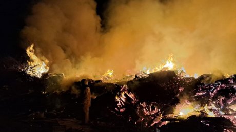 В Никольском районе 3 дня тушили горевшую свалку