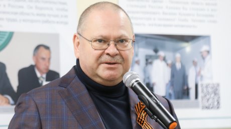 Олег Мельниченко посетил выставку, посвященную Василию Бочкареву