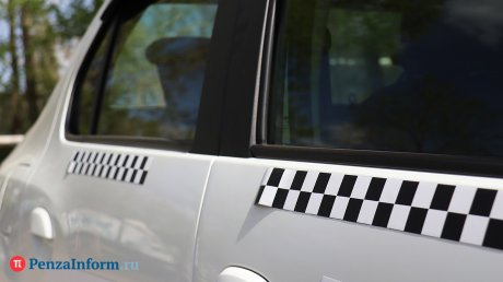 Госдума собралась обязать таксистов покупать российские автомобили