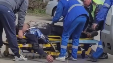 Соцсети: в Каменке самокатчика после ДТП забрал вертолет