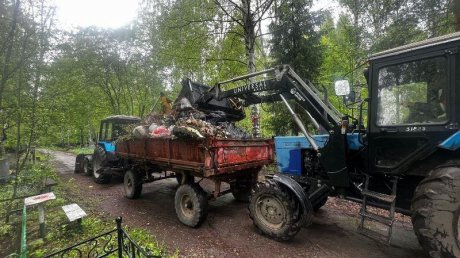 В Пензе благоустраивают городские кладбища