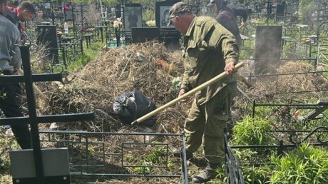 В Пензе благоустраивают городские кладбища