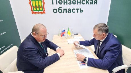 Марат Хуснуллин и Олег Мельниченко провели встречу на форуме в Казани