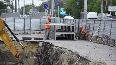 Стало известно, когда завершат замену труб на Жемчужной и Малой Бугровке