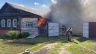 В Кузнецке за выходные сгорели дом и две хозпостройки