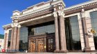 Стилист назвала россиянам недопустимую для похода в театр одежду