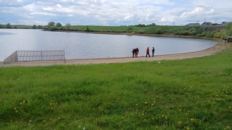 Водолазы ищут стекло и металл на дне водоемов Пензенской области
