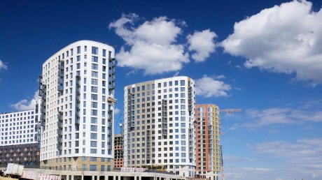 «Рисан» открыл продажи в финальных башнях на берегу пруда в Арбекове