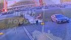 В Пензе девушка покрутилась на фонарном столбе и сломала его