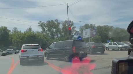 С улицы Новоселов запретили поворот налево на трассу М-5