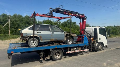С улиц Пензы продолжают исчезать брошенные автомобили