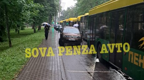 Перекрытие ул. Лермонтова: в ДТП попали 2 автомобилистки