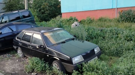 Пензенцы делятся адресами вросших в землю автомобилей