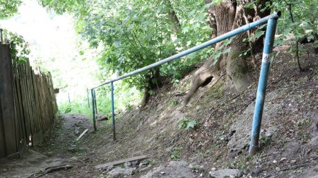 Обозначен срок сдачи 2 лестниц в районе Тропы здоровья
