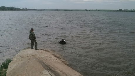 В Башмаковском районе из реки достали труп 19-летнего парня