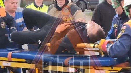 Движению на улице Калинина помешал раскуроченный ВАЗ