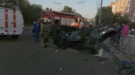 Опубликованы новые кадры с места серьезного ДТП на ул. Калинина