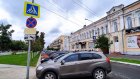 На улице Славы заклеено время действия знака «Остановка запрещена»