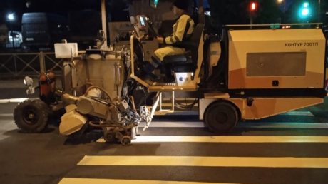 На дорогах в микрорайоне Арбеково нанесли разметку термопластиком