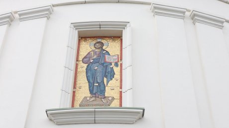 На Спасском соборе появилась новая мозаичная икона