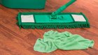 Почему нельзя мыть полы горячей водой?