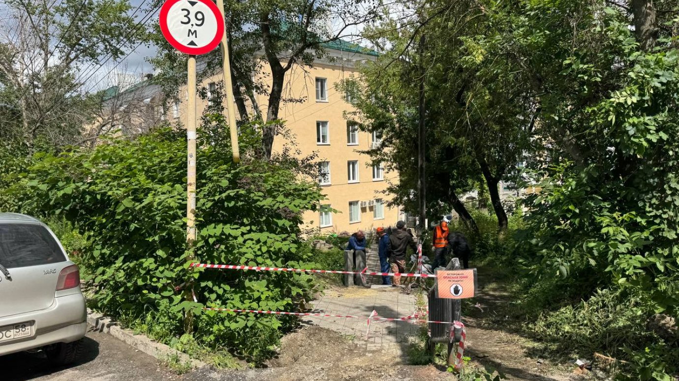 В Пензе начался ремонт лестницы в районе «Детской библиотеки»