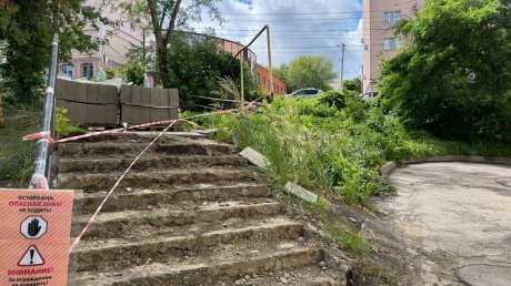 В Пензе начался ремонт лестницы в районе «Детской библиотеки»