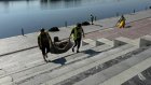 В Пензе Суру у набережной расчистили от водорослей
