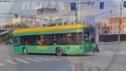 В центре Пензы юный зацепер прокатился на троллейбусе