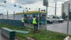 В Терновке начали менять шумозащитные экраны вдоль дороги