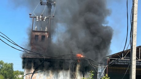 В Кузнецке загорелась трансформаторная подстанция