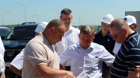 Губернатор Олег Мельниченко посетил строящиеся школы в Арбекове