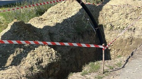 После падения ребенка ямы в Сурске обнесли сигнальными лентами