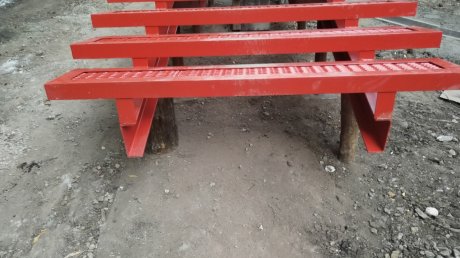 Установка лестницы с ул. Пацаева к Тропе здоровья почти завершена