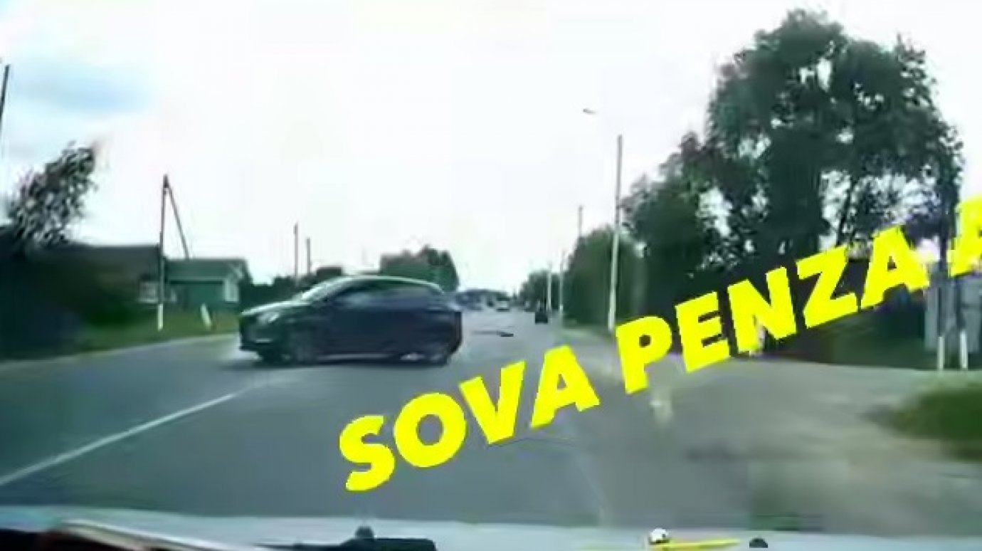 Момент ДТП с мотоциклом в Бессоновке попал на камеру