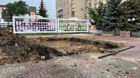В сквере Ермина демонтировали неработающий фонтан