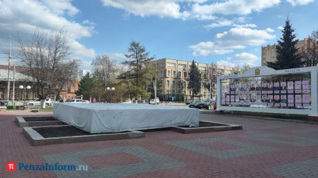 В сквере Ермина демонтировали неработающий фонтан