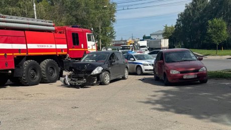 В Пензе на видео попало столкновение автомобилей на ул. Калинина