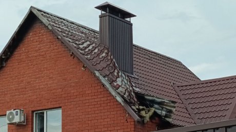 В Бессоновке 7 спасателей тушили загоревшийся дом